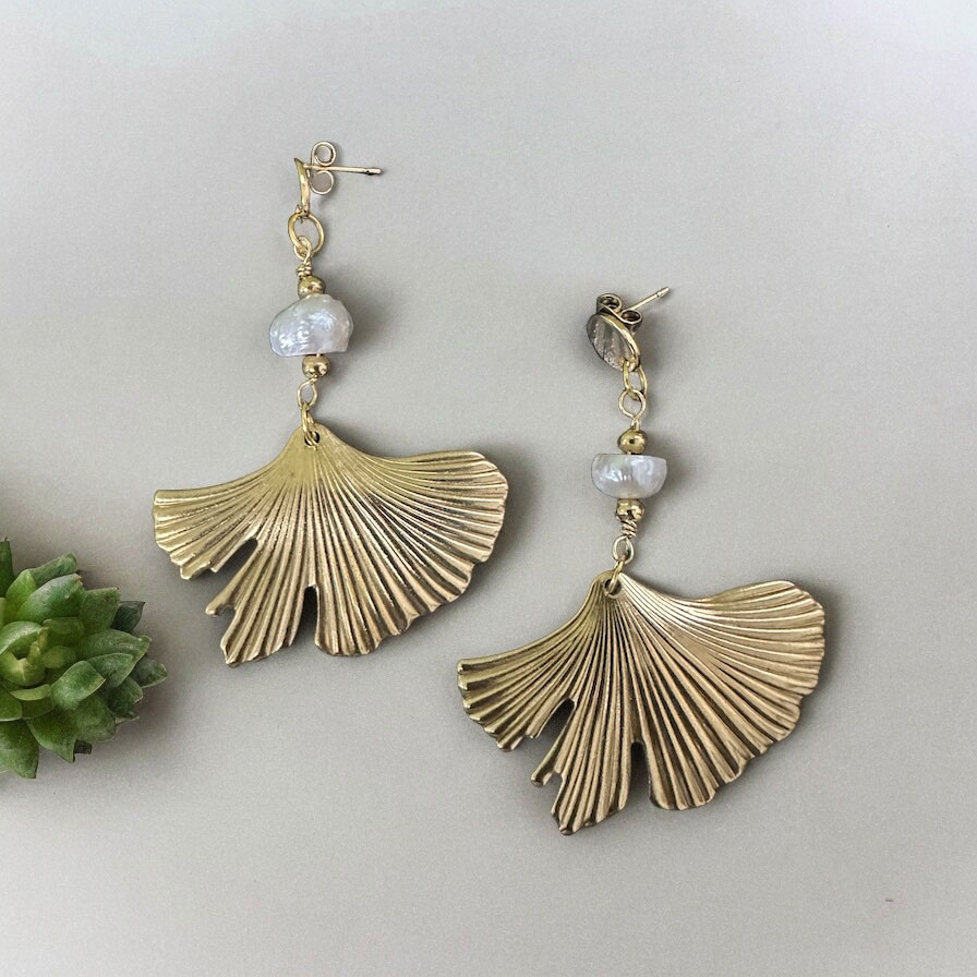 Elegant Shell Earrings with Freshwater Pearls and Metal Accents