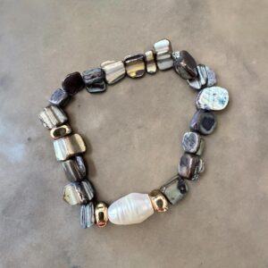 Stylish Natural Shell Bracelet