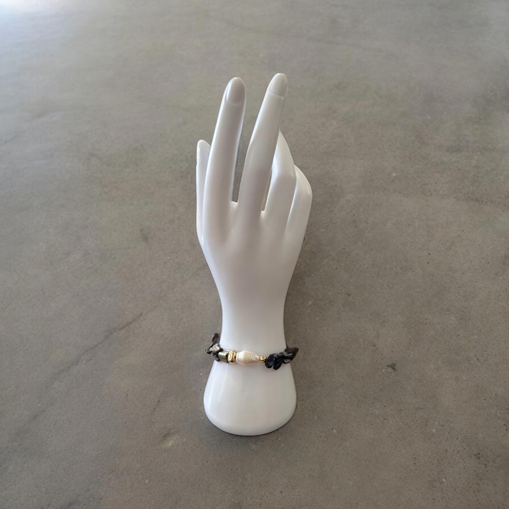 Stylish Natural Shell Bracelet - Image 3